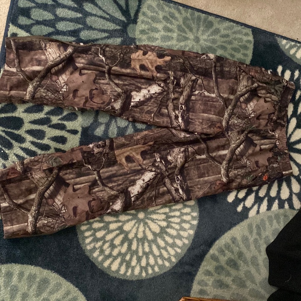 Boy or Girl Youth 14/16 (XL) Camo Hunting pants